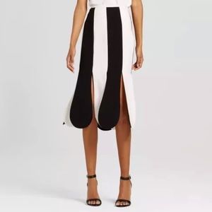 NWT Victoria Beckham white & black stripped skirt